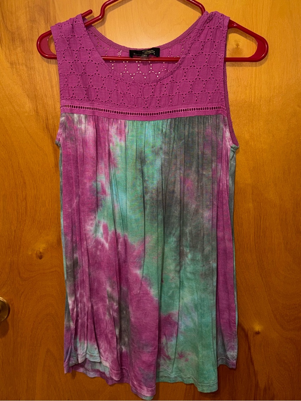 Sleeveless Tie-Dye Pleated Tank Top